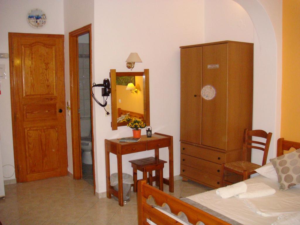 Boussetil Rooms Capanmat Tínos Exterior foto